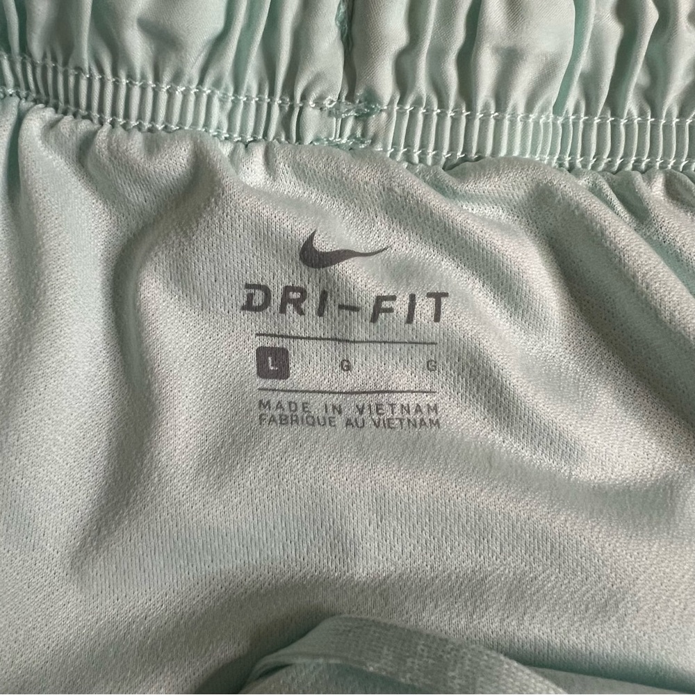 Nike Dri-Fit Women’s‎ Large Mint Green Tempo Running Shorts - Picture 5 of 6